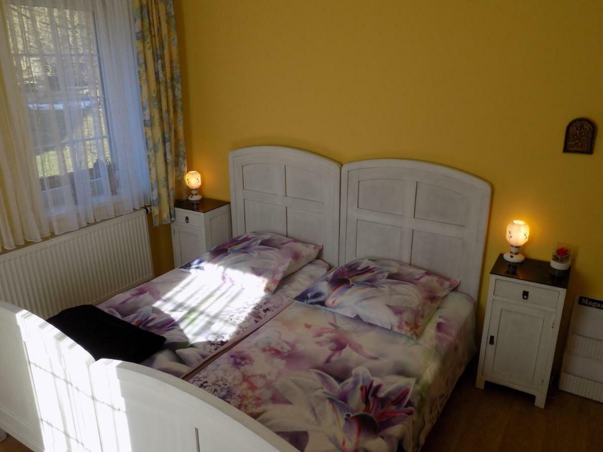Landhaus Florian Daire Rovensko pod Troskami Dış mekan fotoğraf